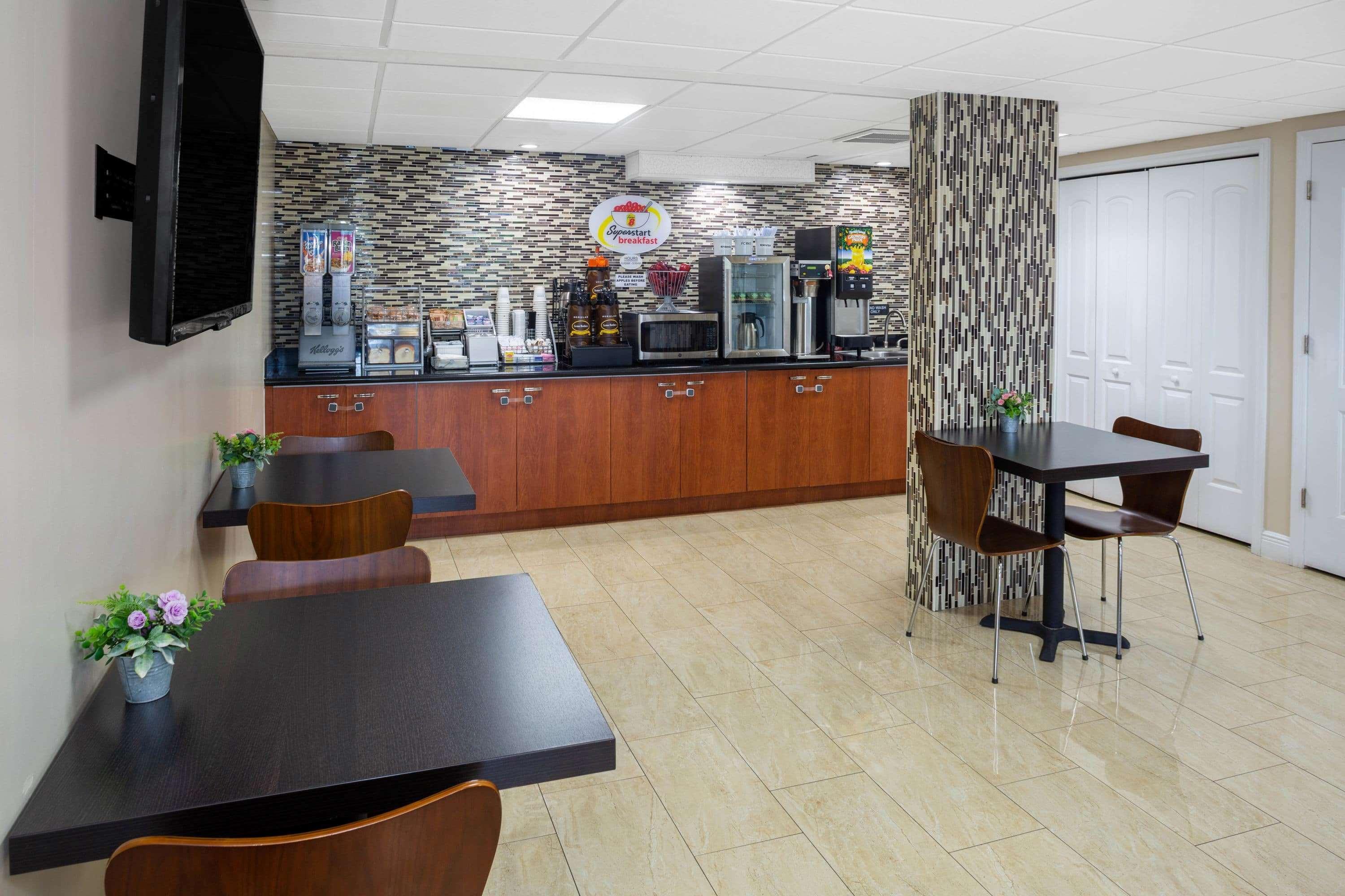 Super 8 By Wyndham Bradenton Sarasota Area Motel Exterior photo